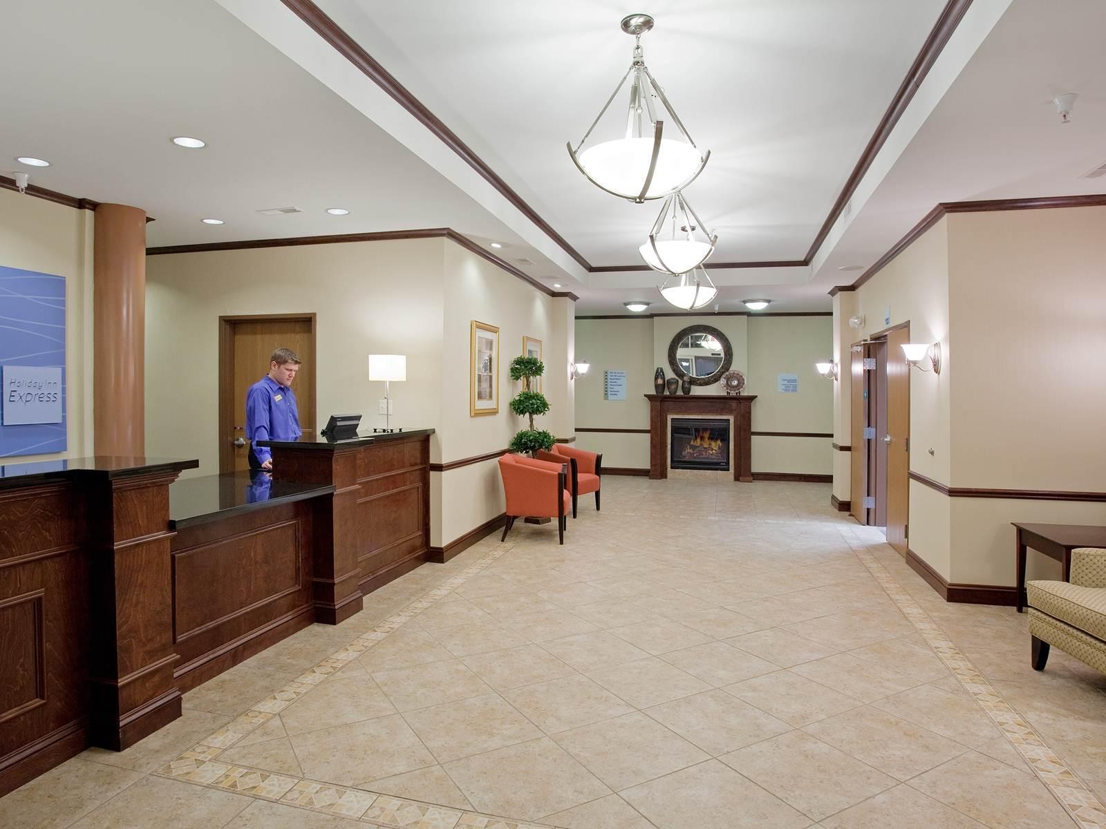 Holiday Inn Express & Suites Buffalo, An Ihg Hotel Exterior foto